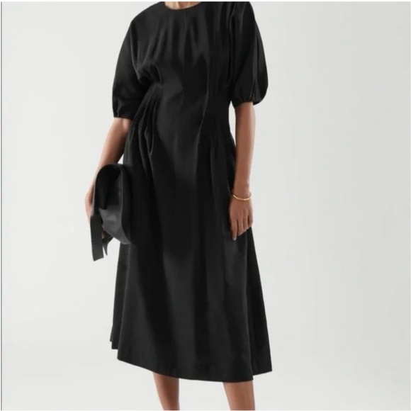 Elegant Black Midi Dress - Picture 3 of 5
